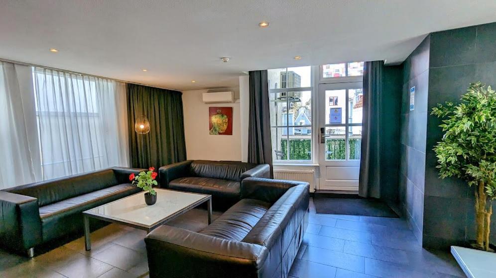 The In The Center Apartahotel 4*